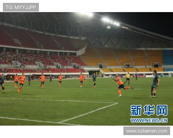 贵州筑城竞技主场观众因向裁判扔水杯被通报批评并处以罚款